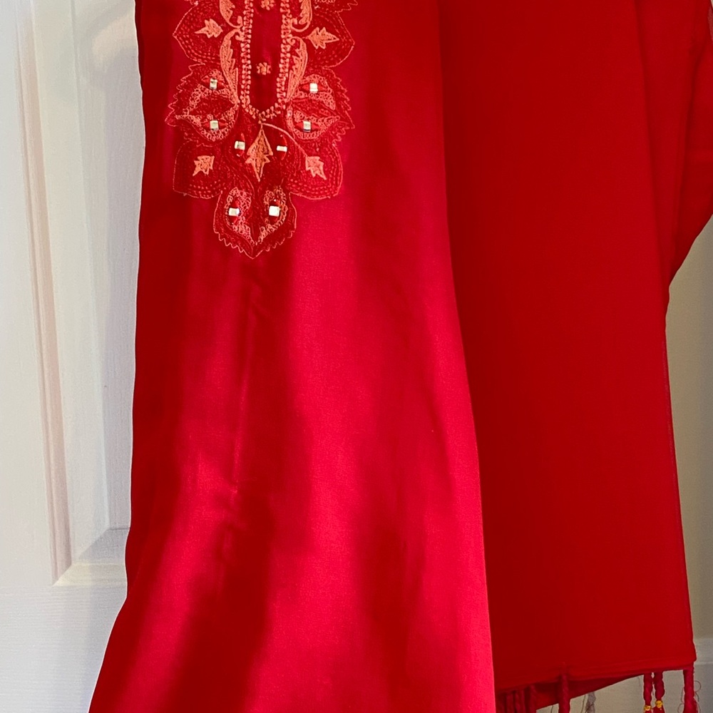 Indian outfit: Three piece Salvar and kameez